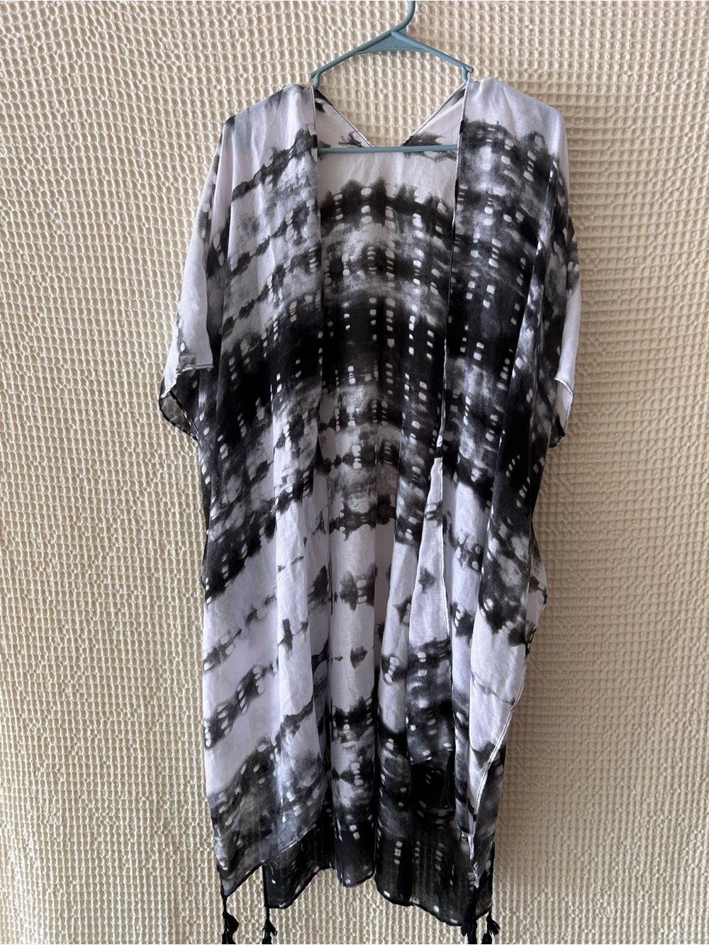Black & White Tie-Dye Kimono Duster - Picture 3 of 6